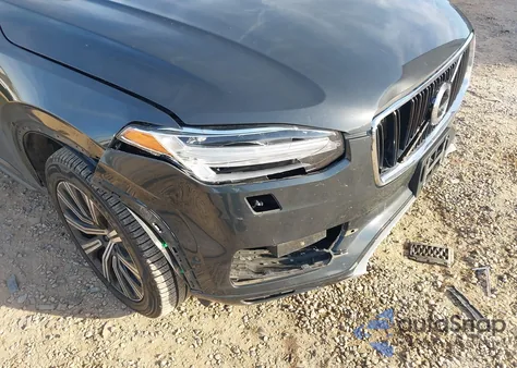 2017 Volvo Xc90 T6 Momentum z USA, uszkodzony, nr VIN YV4A22PK7H1174202